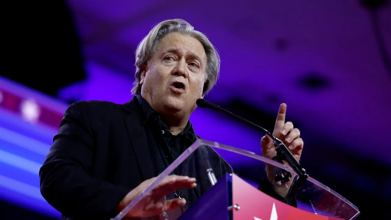 Steve Bannon Libero: Pronto a Riconquistare la Scena Politica!