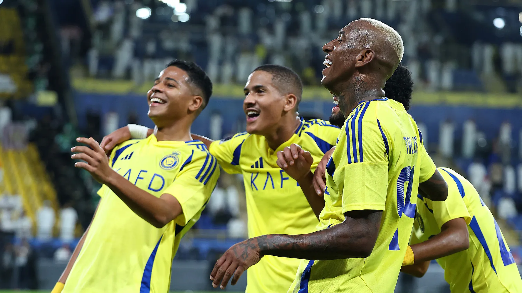 Ronaldo Brilla e Al-Nassr Dominano: 5-1 Sull'Al-Ain!