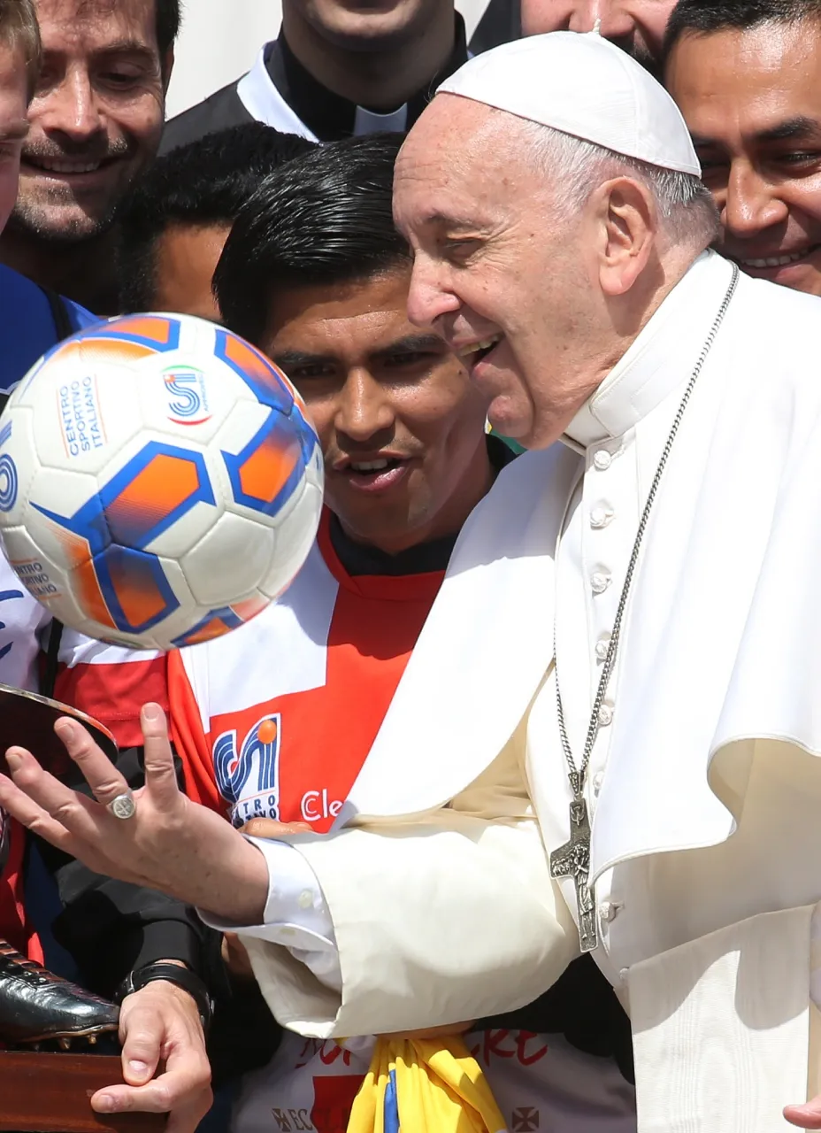 85 Anni di Papa Francesco: Scopri Come il Mondo Celebra il Suo Compleanno!