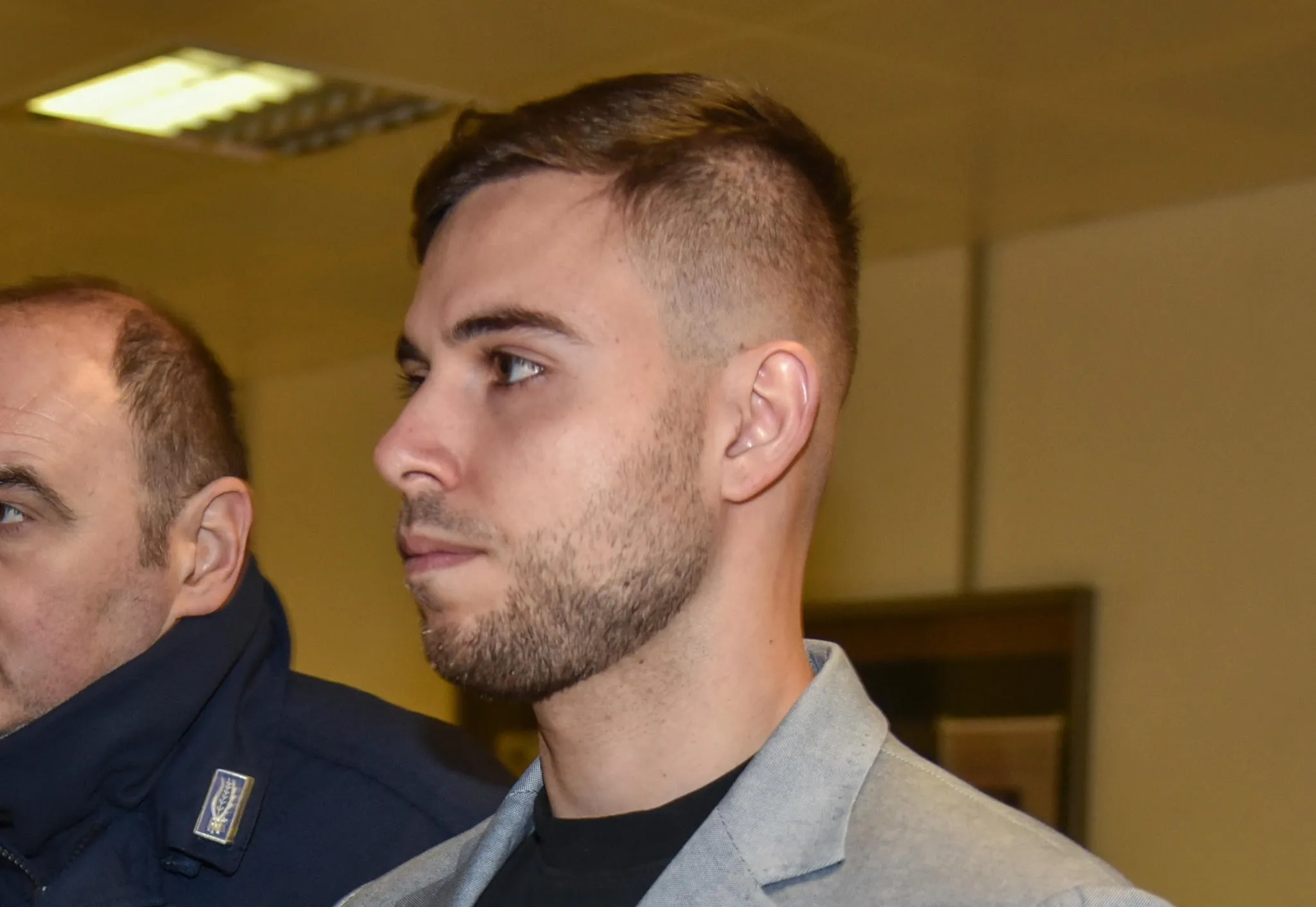 Andrea Piscina: Il Fenomeno Musicale che Sta Conquistando l'Italia!