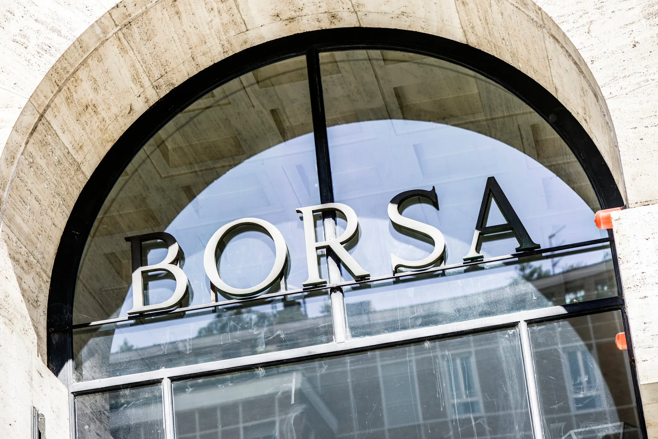 Chiusura Borsa Italiana: Crollo Inaspettato! Cosa Significa per il Futuro?