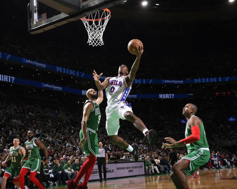 Embiid Rinasce e Porta i Sixers alla Vittoria: Battuti i Celtics in una Partita Epica!