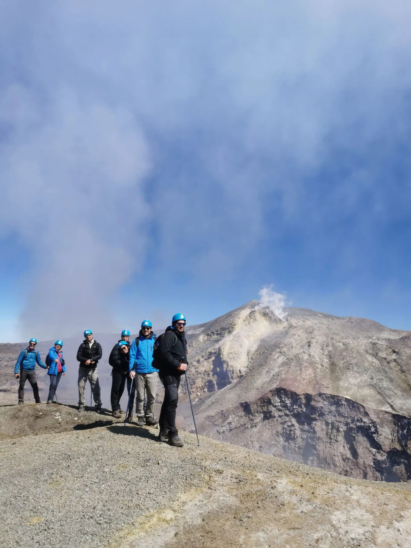 Etna in Eruzione: Scopri Cosa Sta Accadendo Sotto i Nostri Occhi!