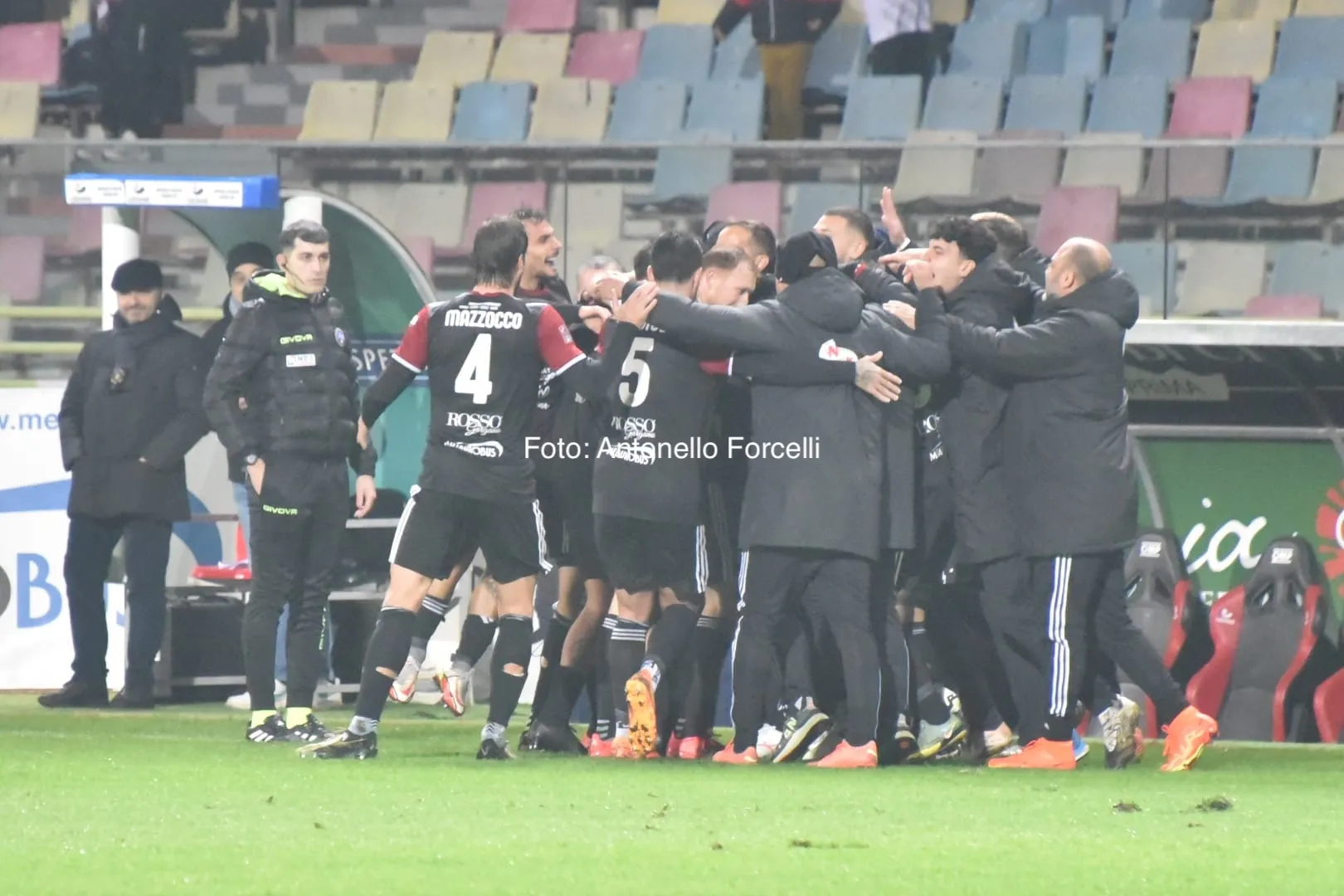 Foggia Calcio: La Magia dello Zaccheria Ritorna! Scopri il Segreto del Successo!