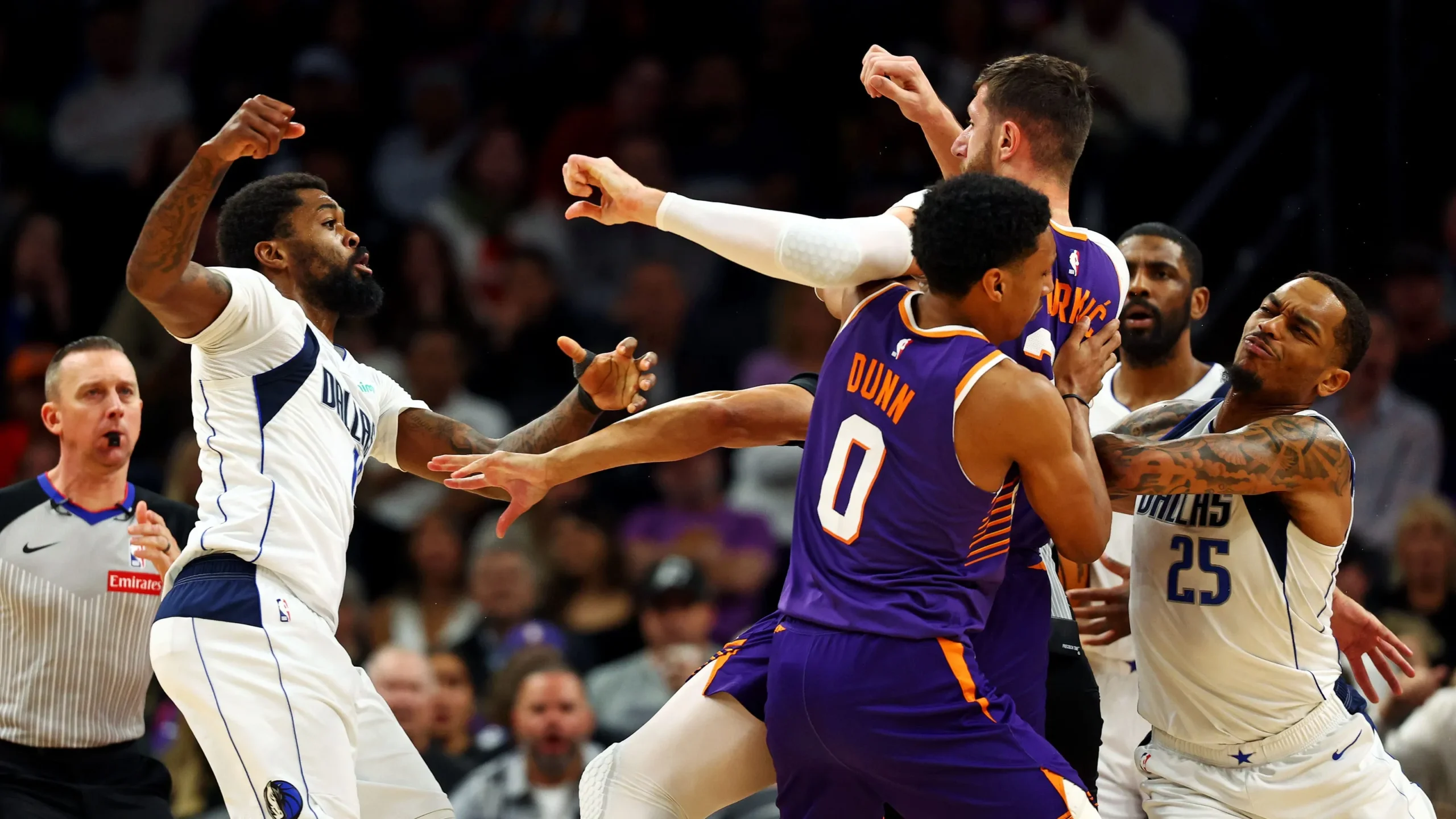 La Battaglia del Deserto: Suns vs Mavericks, Chi Dominerà il Campo?