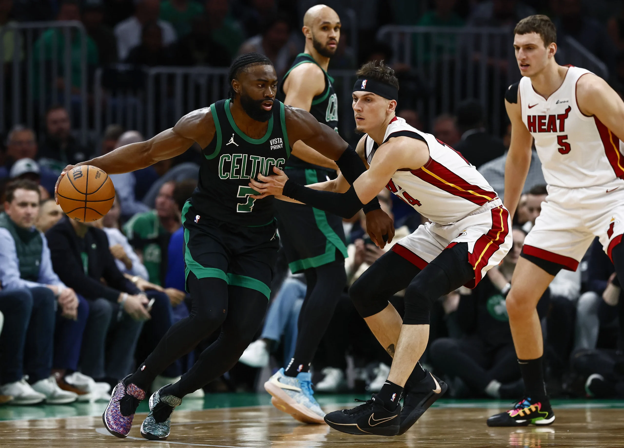 La Battaglia del Garden: Celtics vs Heat, Chi Avrà la Maggiore Forza?