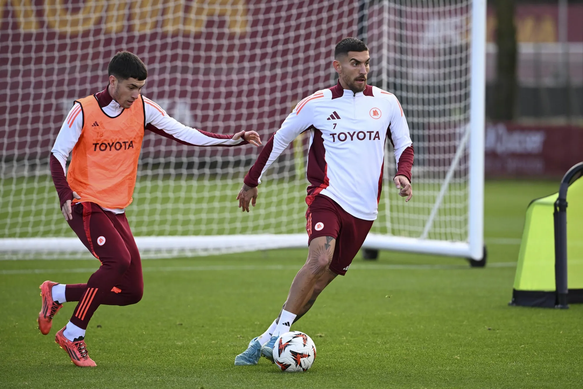 Lorenzo Pellegrini: Il Segreto della Sua Magia in Campo Rivela Tutto!