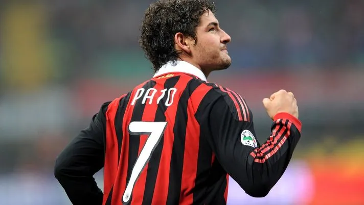 Pato Ritorna a Milanello: La Magia è di Nuovo Qui! ❤️