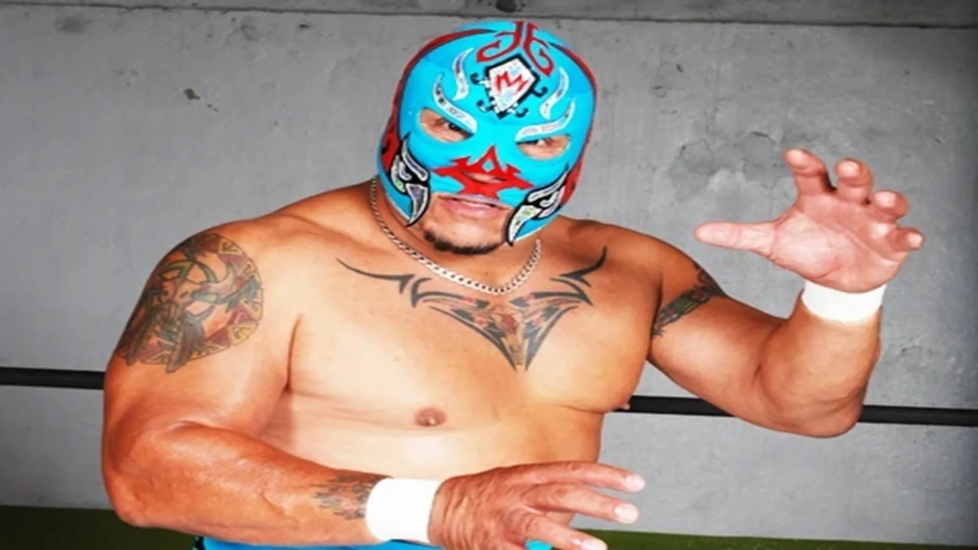 Rey Mysterio: Il Ritorno del Leggendario Luchador che Ha Sorprendente Sconvolto il Mondo del Wrestling!