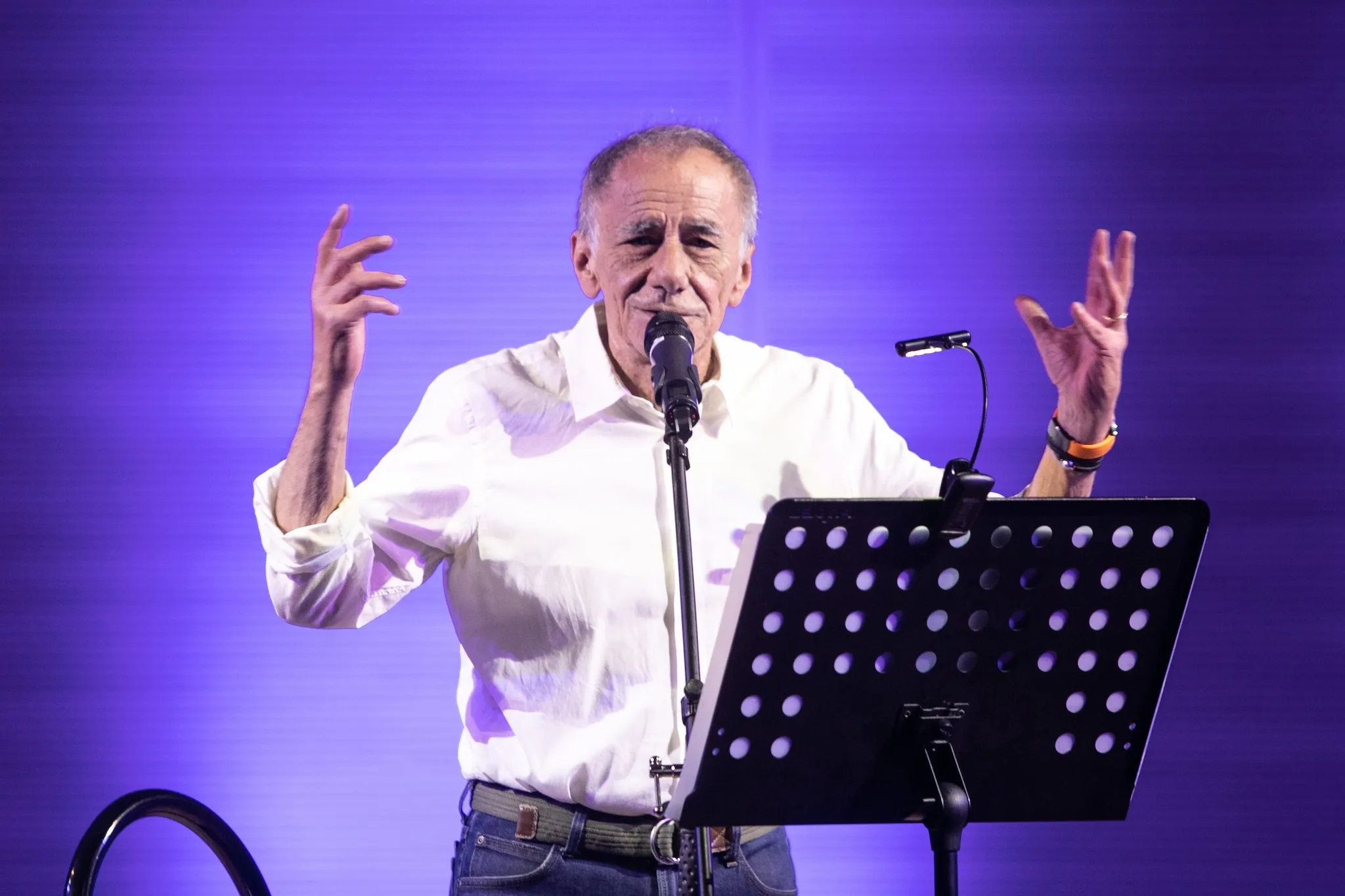 Roberto Vecchioni: Le Verità Sconvolgenti che Nessuno Osa Dire!