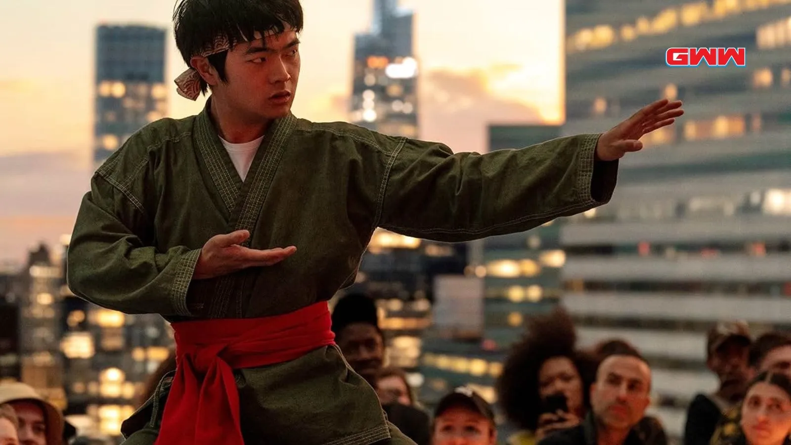 Scopri il Lato Inaspettato di Mr. Miyagi: Il Segreto di Karate Kid Rivela Tutto!