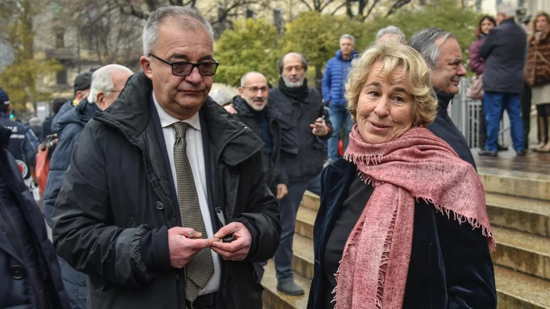 Stefania Craxi: "Chiedete scusa a mio padre!" - La verità dietro le monetine