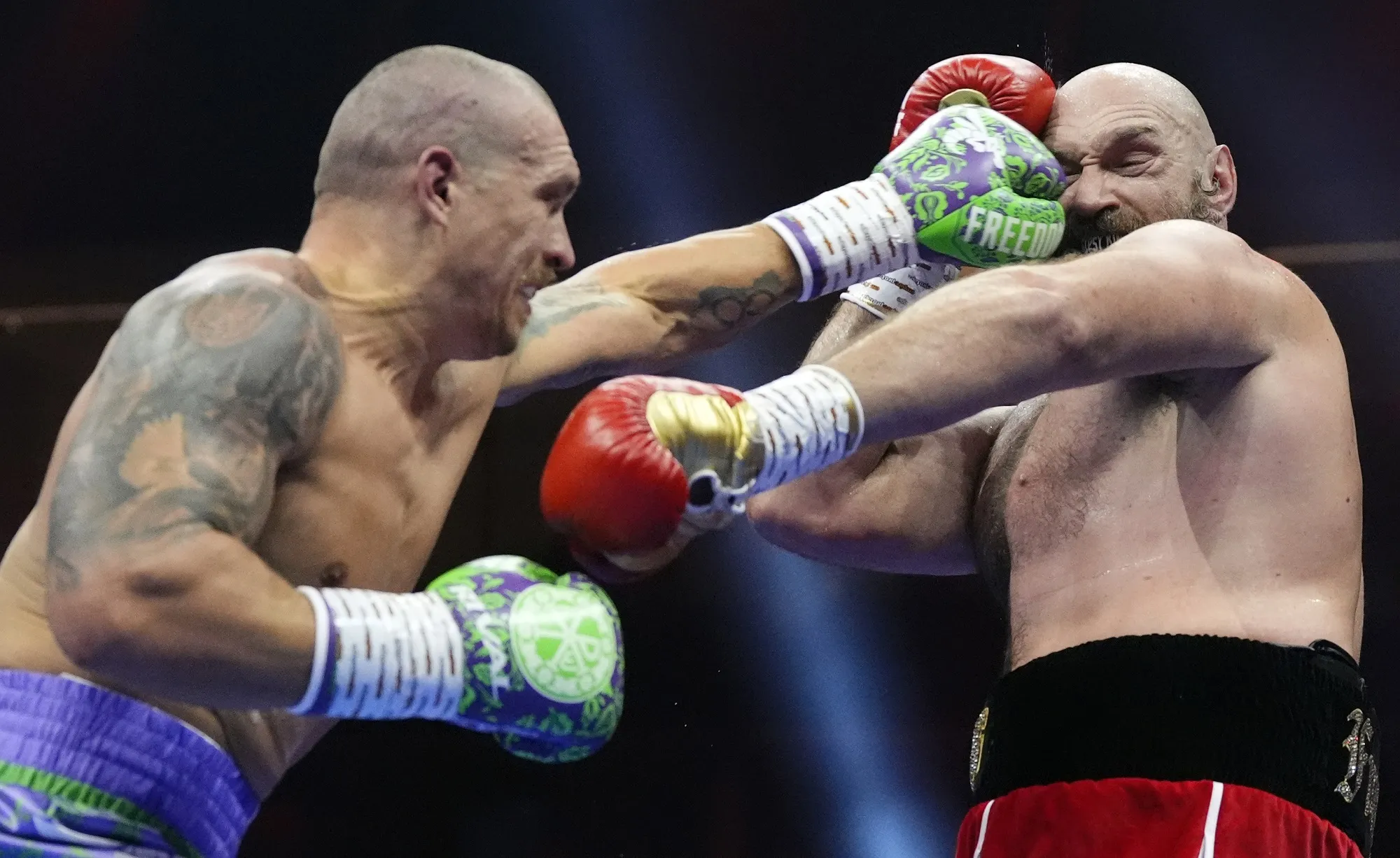 Usyk vs Fury: La Battaglia dei Giganti che Cambierà la Storia della Boxe!