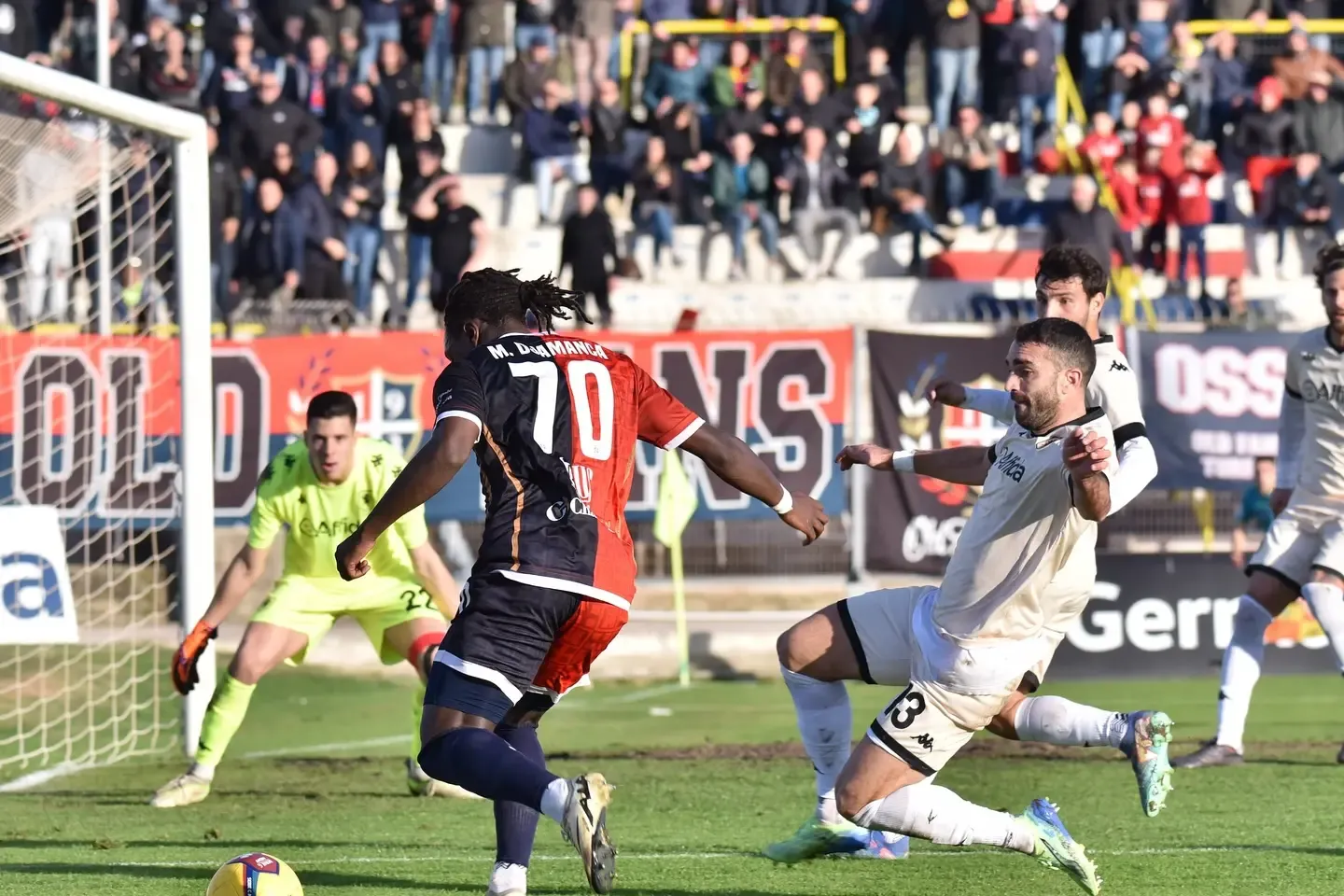 Vis Pesaro vs Torres: La Sfida che Accende l'Italia! Scopri Chi Dominerà il Campo!