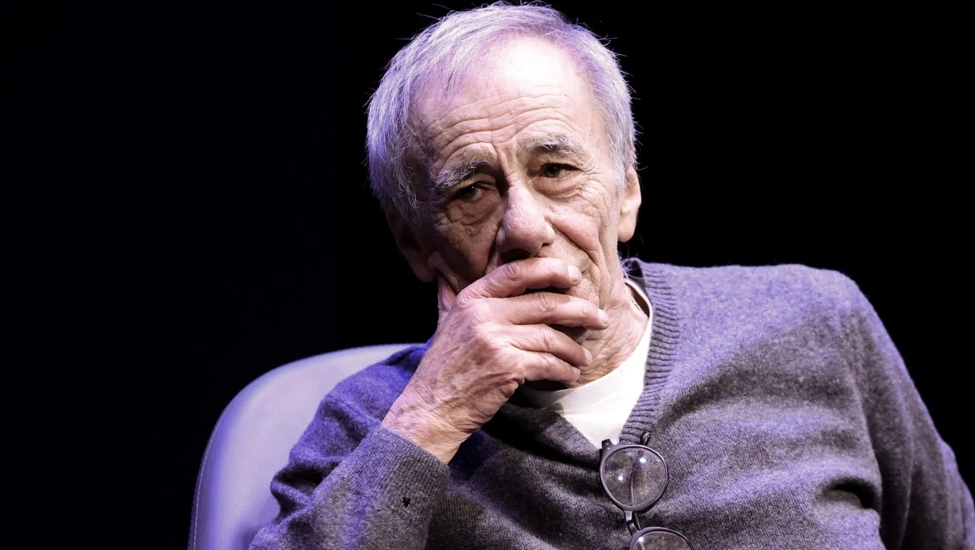 Arrigo Vecchioni: Il Maestro che Sfida le Mafie e Riscopre la Cultura Italiana!