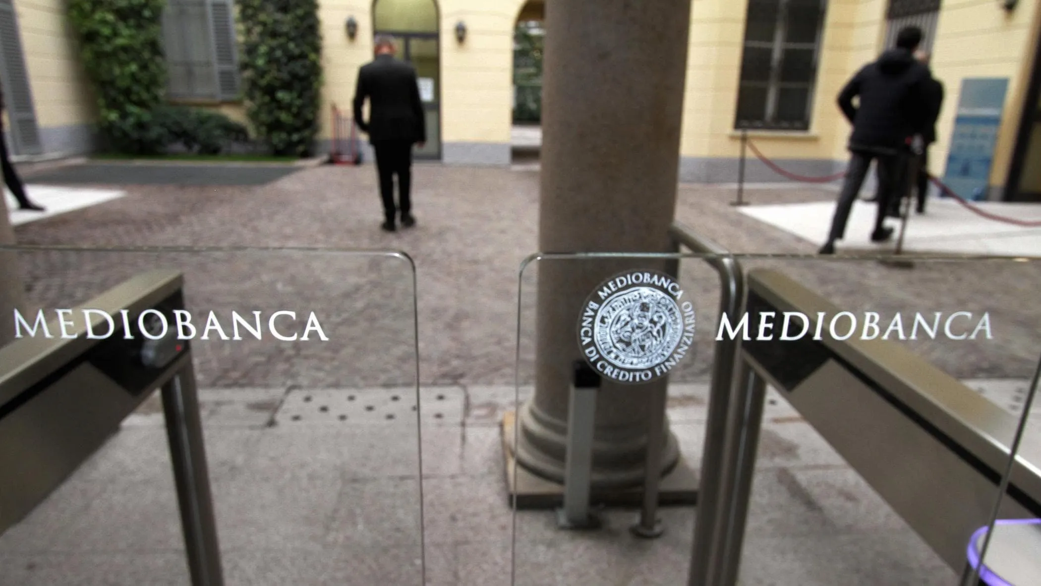 Mediobanca: La Scalata di MPS Cambia le Regole del Gioco!