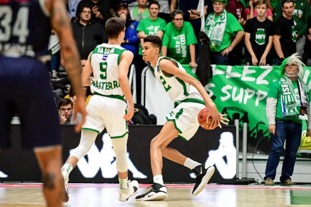 Wembanyama: La Nuova Superstar della NBA che Sta Conquistando l'Italia!