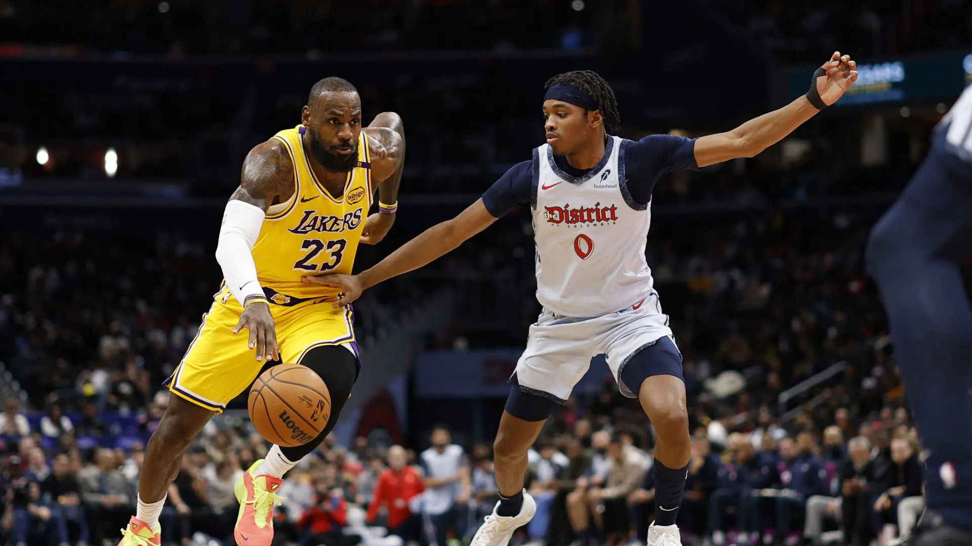 Wizards vs Lakers: La Battaglia per il Titolo è Iniziata!