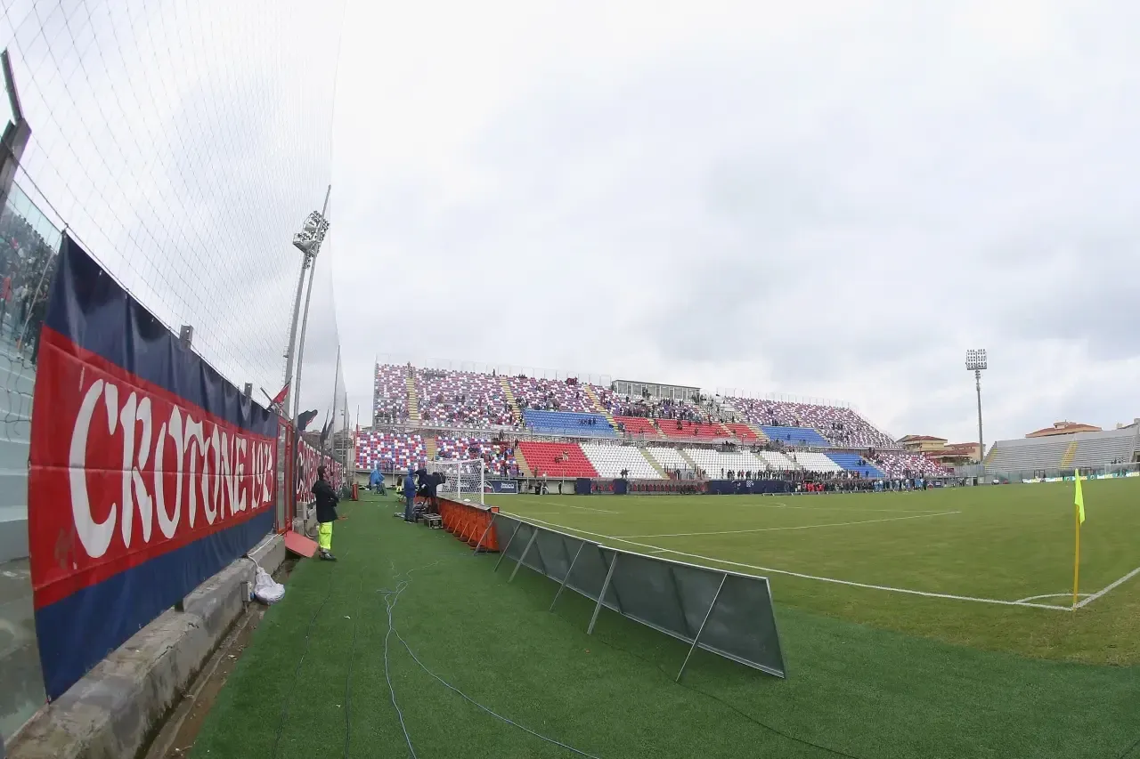 Crotone vs Feralpisalò: La Sfida che Può Cambiare Tutto!