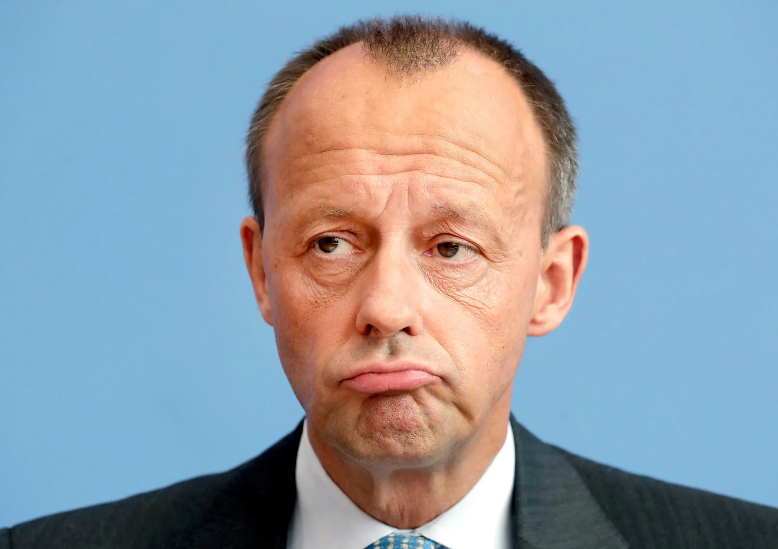 Scopri il Segreto di Bellezza che Sta Conquistando l'Italia: Merz Svelato!